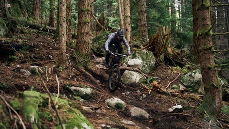 RAPHA MEN TRAIL GORE TEX PANTS deniz merdano 20